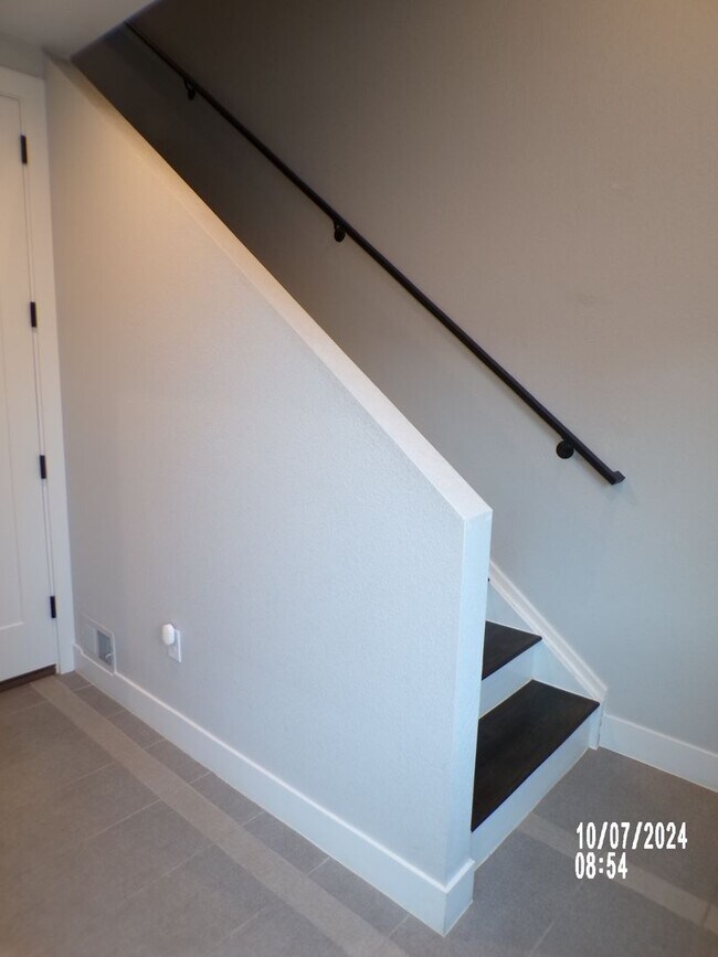 Trendy 1 Bed 3 Bath Townhome Near Empower Townhome Rental in