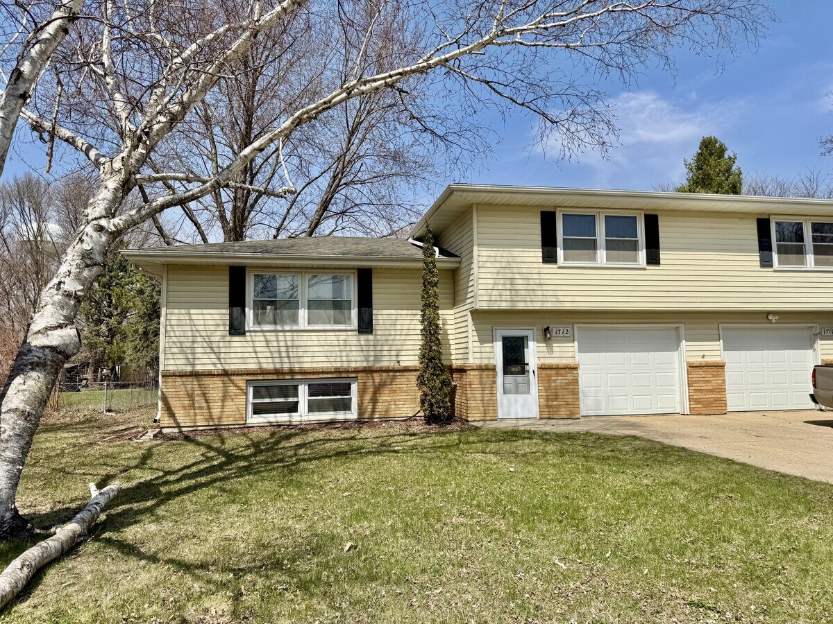 Photo - 1710 Gateway Dr Unit 1