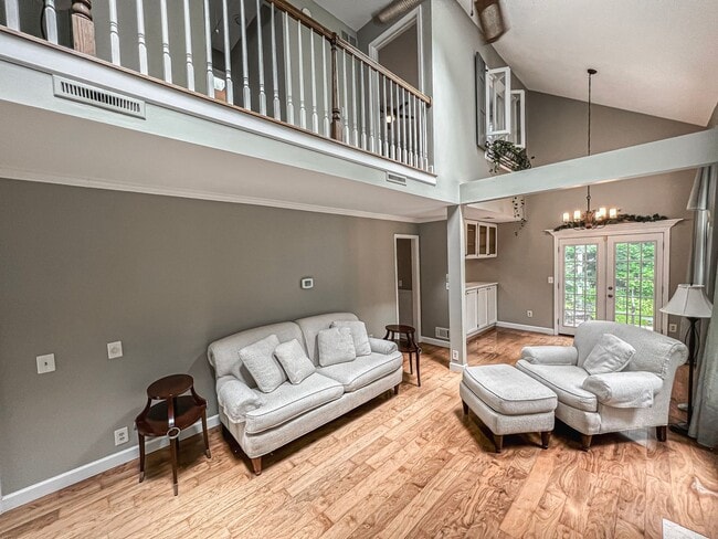 Photo - Bright And Relaxing 2 Bed 2 Bath Partially Furnished Home in Beautiful Franklin Farm Foundation