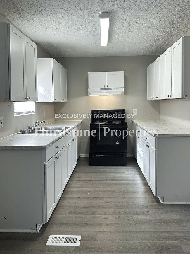 Photo - 6460 Lanark Ave
