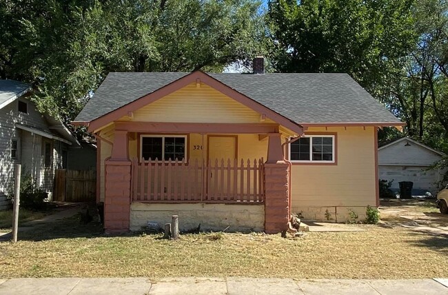 ADORABLE MIDTOWN SINGLE FAMILY HOME - ADORABLE MIDTOWN SINGLE FAMILY HOME