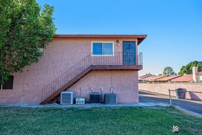 Photo - 1286 W 20th Pl