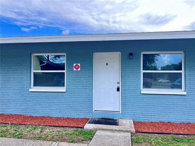 Building Photo - 5202 Laurel Pl