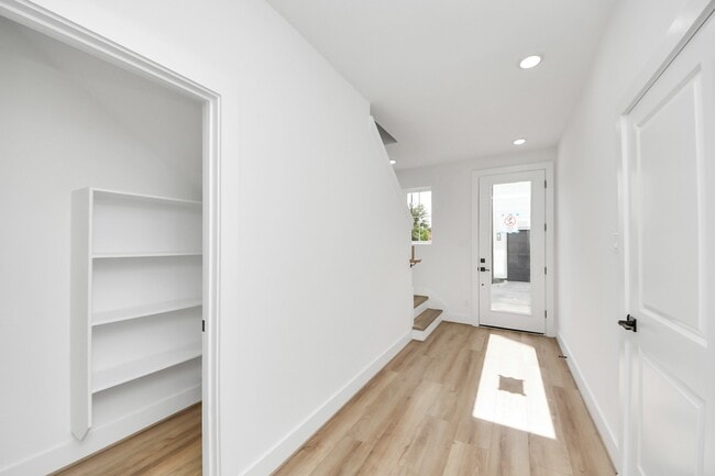 Photo - 2424 Harrington St