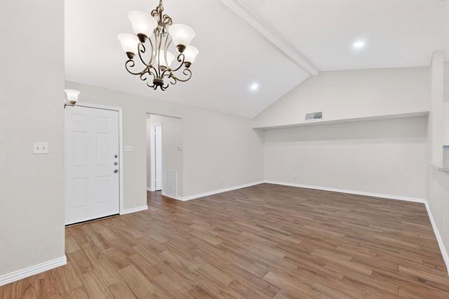 Photo - 4629 Chapman St