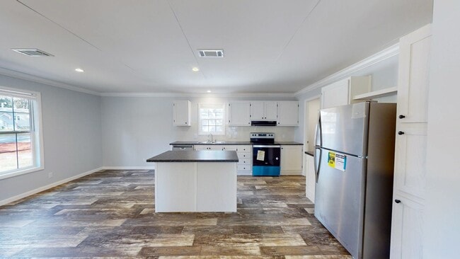 Photo - BEAUTIFUL 3/2 AVAILABLE NOW! $500 OFF FIRS...