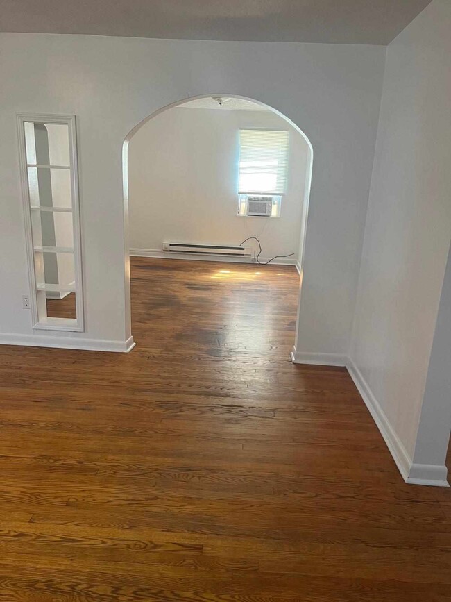 204 1/2 3rd Ave Unit A