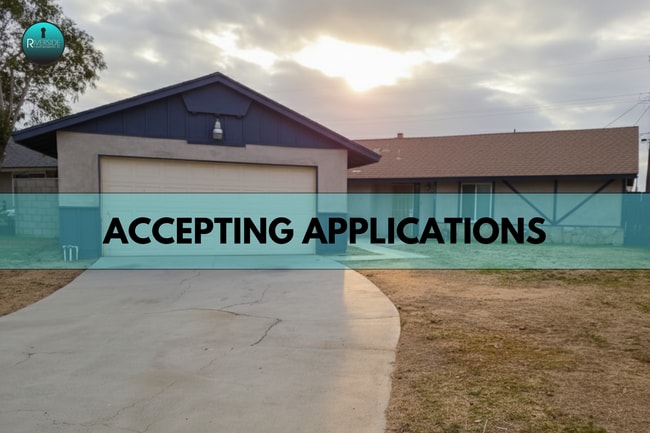Building Photo - Great price for this single story home wit...