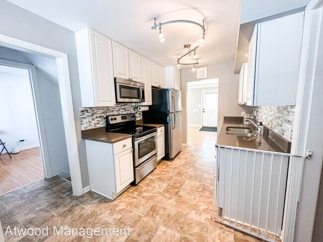 Photo - 5 br, 2.5 bath House - 5000 Lakeside Ave N