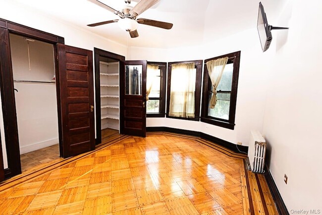 Photo - 769 E 19th St