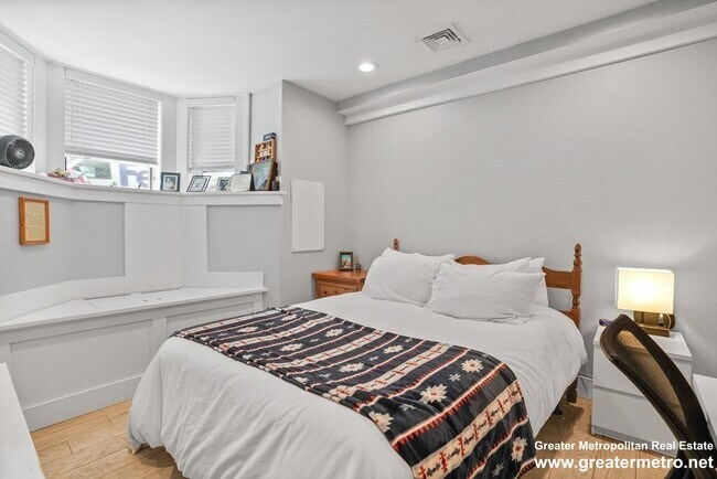 Photo - 130 M St Unit 1