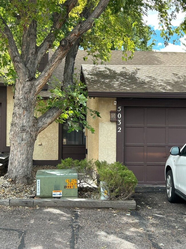 1 Bedroom 1 Bath Townhome With Detached Ga... - 1 Bedroom 1 Bath Townhome With Detached Ga...