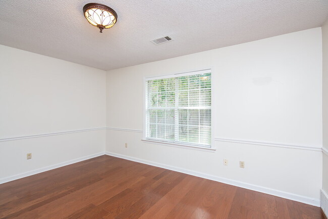 Photo - 1400 Milestone Dr