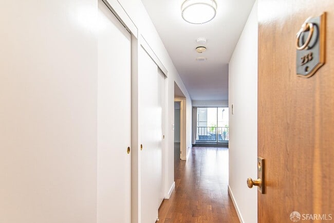Building Photo - 1177 California St Rental