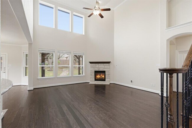 Photo - 8606 Evelina Trail