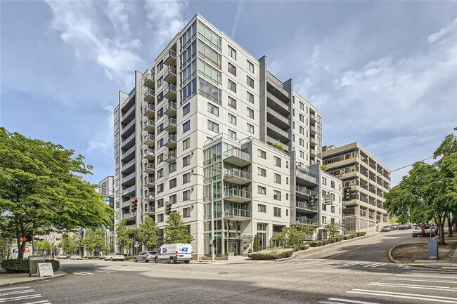 Building Photo - Stunning 2 Bed 2 Bath Seattle Unit 502