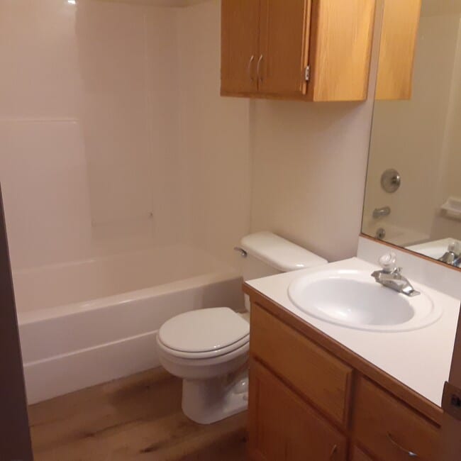 Photo - 409 Cedar Ln