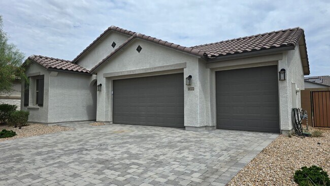 Photo - Three car garage! Closer to Surprise than Wittman!