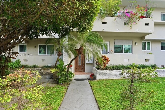 Building Photo - 9881 W Bay Harbor Dr Unit 2