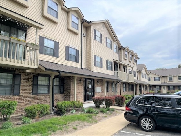 Building Photo - 1486 W Jefferson Ave Unit F