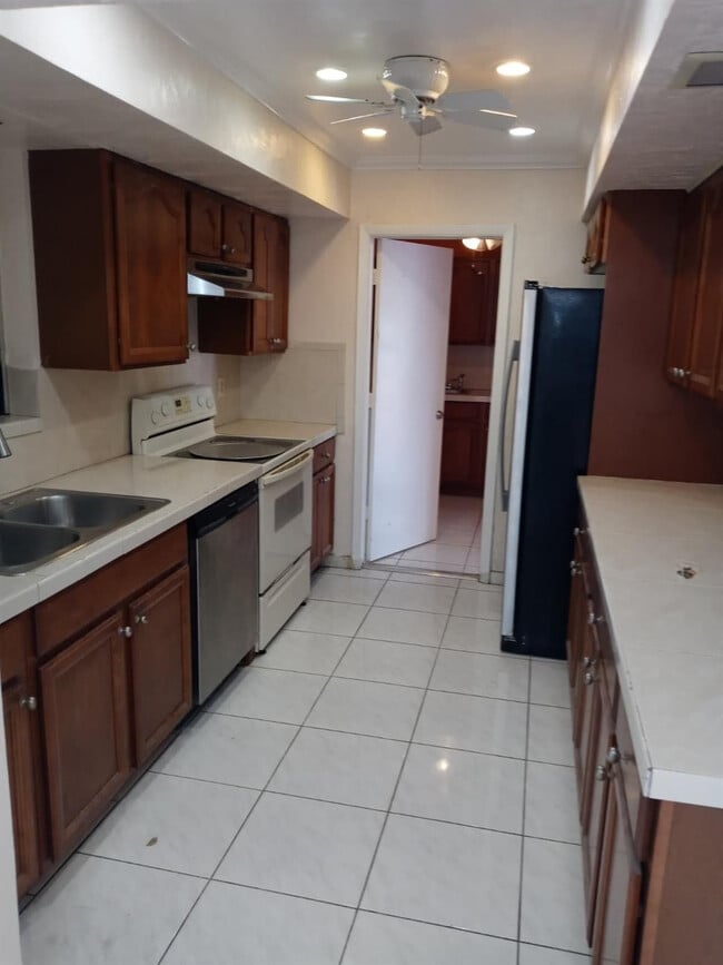 Photo - 701 SW 4th St