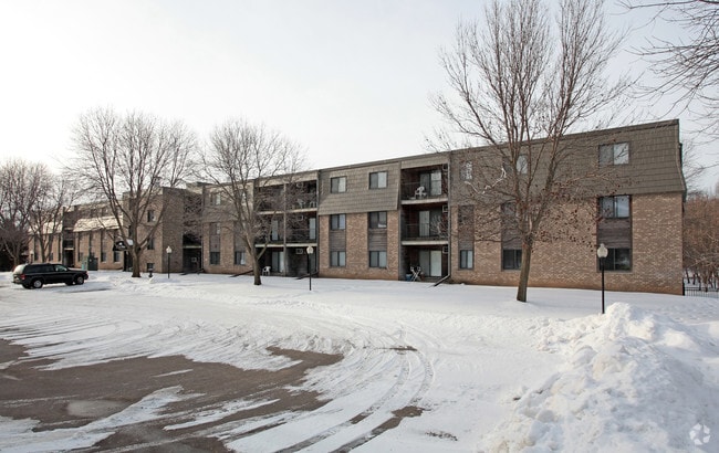 Silver Pines Apartments