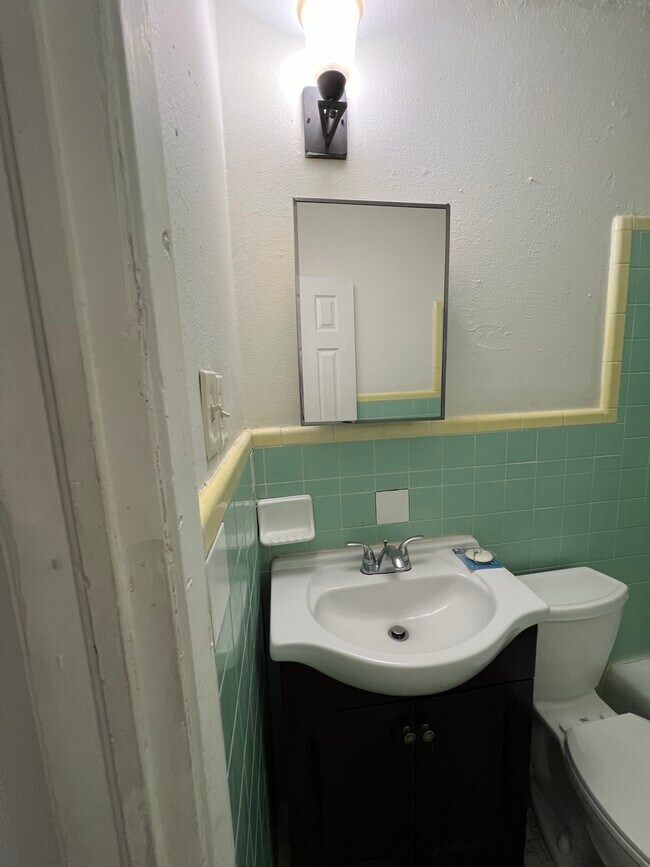 Photo - 636 N 39th St Unit 2