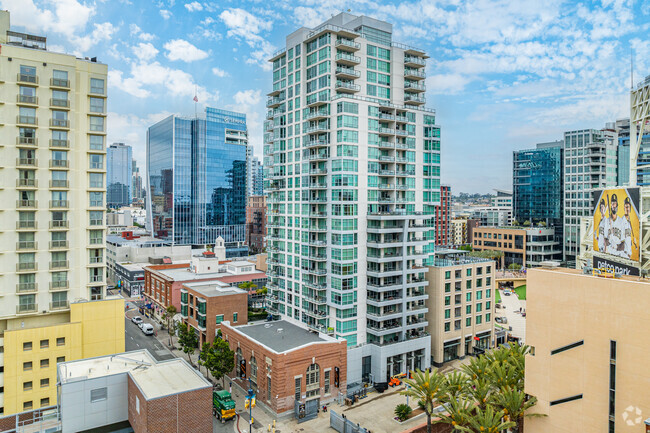 325 7th Ave San Diego, CA 92101 - The Legend Apartments
