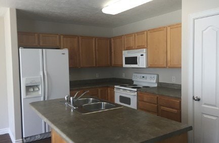Photo - 3309 Upper Huntly Way