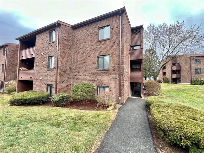 Photo - 17 Davis Rd Condo Unit A16