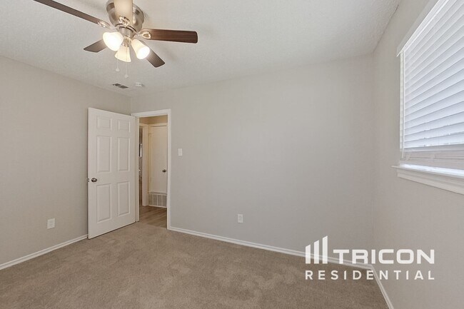 Photo - 545 Sharp Dr