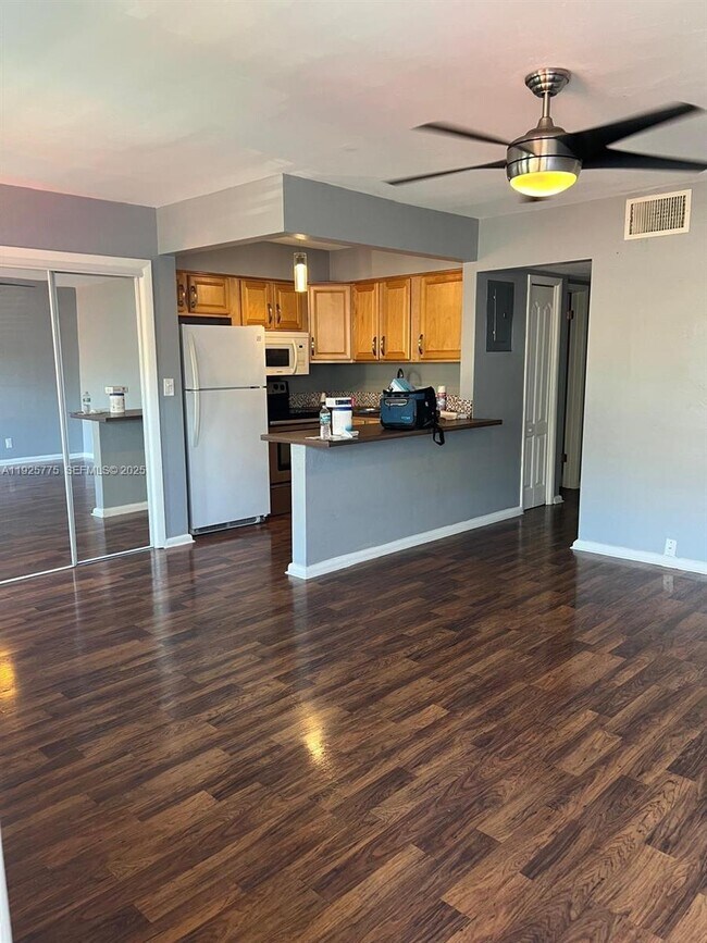 Photo - 4050 NE 12th Terrace Unit 13-1