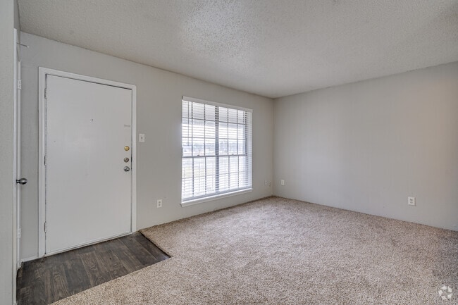 1BR, 1BA - 800SF