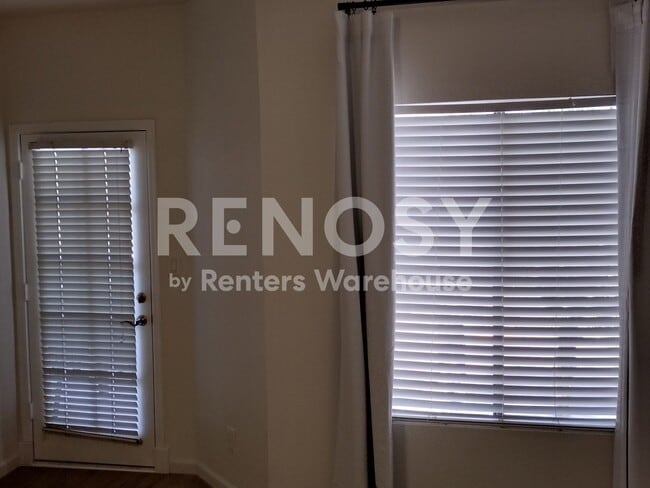 Photo - 9600 N 96th St
