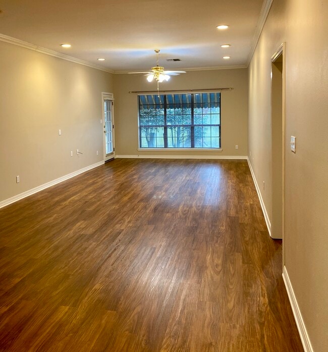 Photo - 7842 Millicent Cir