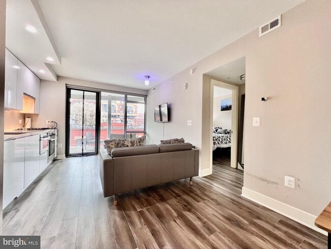 Photo - 1311 13th St NW Unidad 408