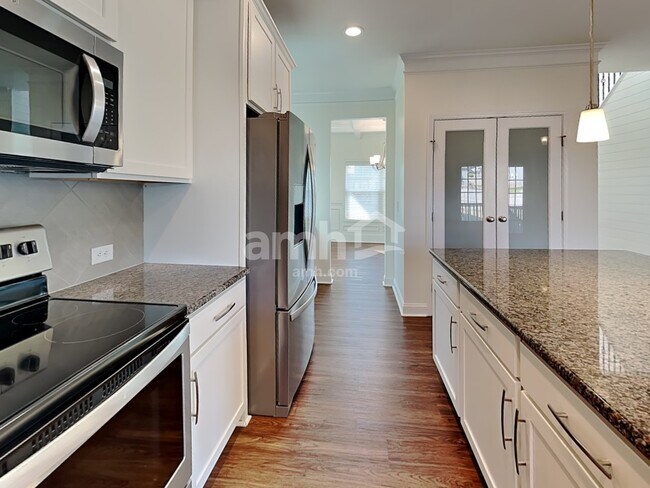 Photo - 564 Whitebark Ln