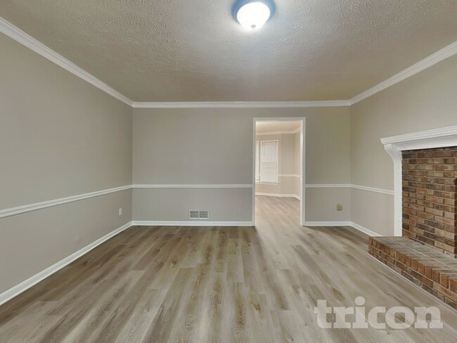 Photo - 135 Clearbrook Way