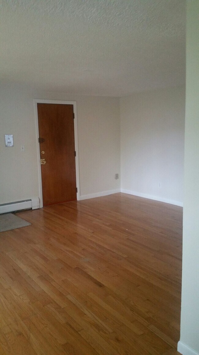 1538 Eastern Ave Unit 4