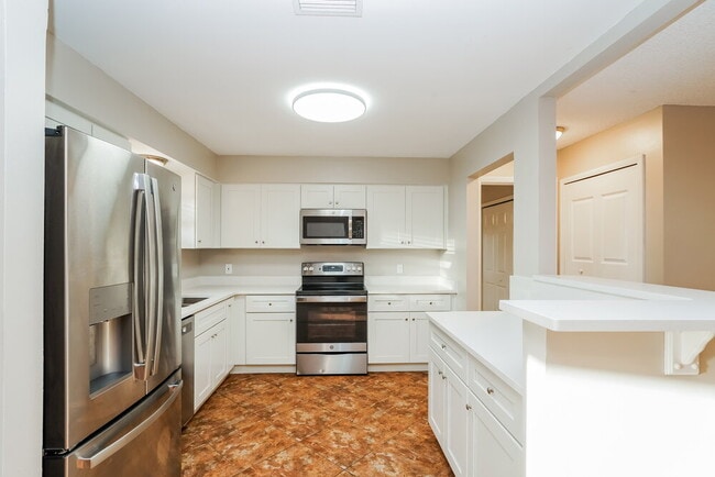 Photo - 5484 Park Vale Blvd