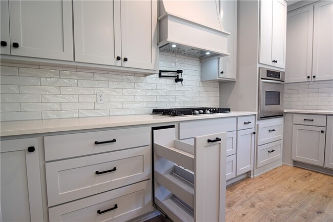 Photo - 13734 Canal St