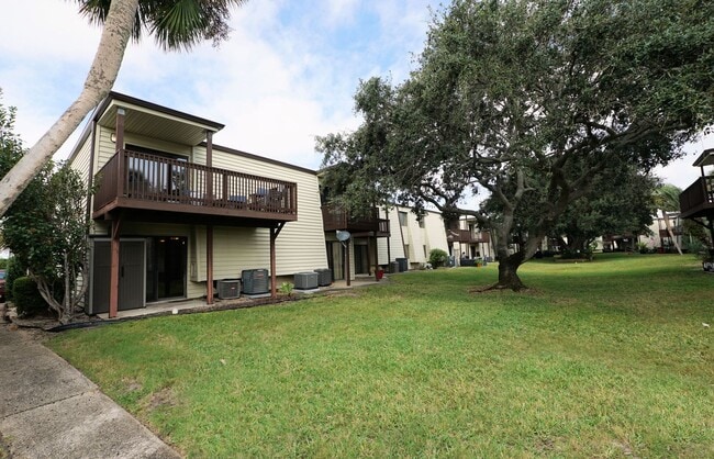 Building Photo - 308 E Miracle Strip Pkwy Unit 1