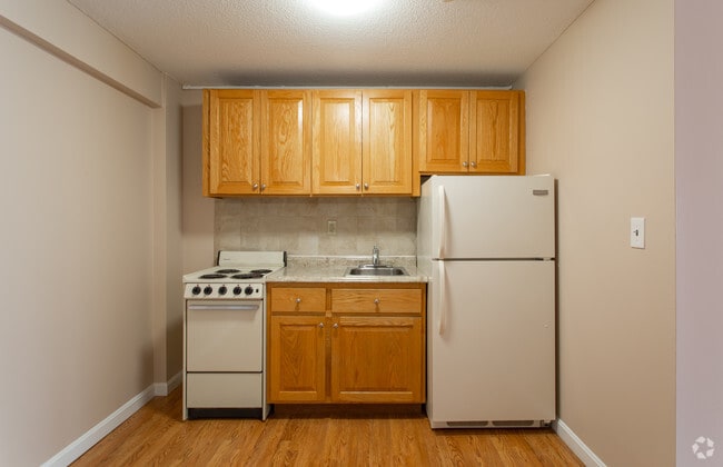 Estudio 380&nbsp;ft² - Cocina - Fairweather Apartments (Age 62+ Community)