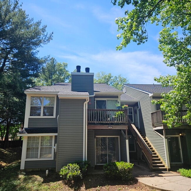 Building Photo - 8637 Beekman Pl Unit D