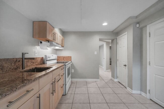 Photo - 318 Farragut St NW Unit B