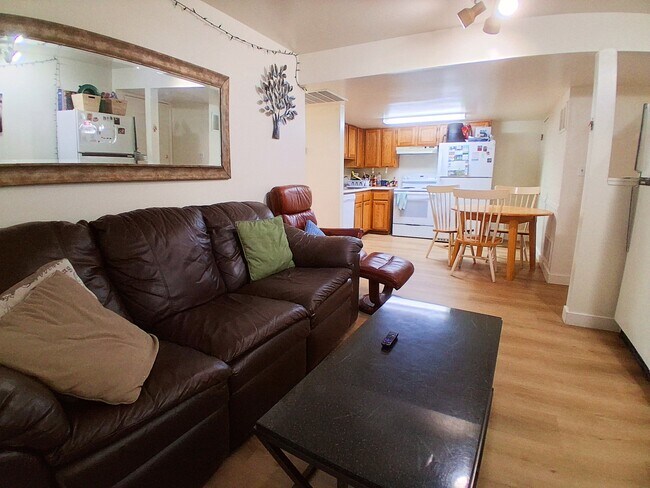 Photo - 1080 E 450 N