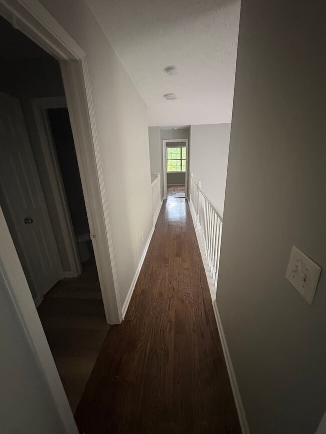 Building Photo - 1825 Tyler Trce Rental