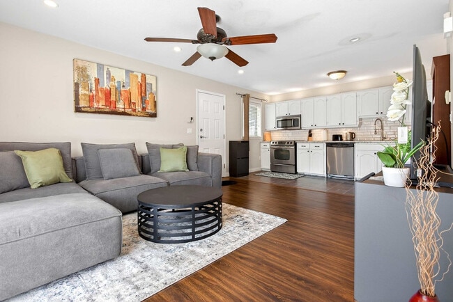 8470-142A 142a St Unit SI ID1569585P