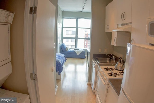 Photo - 1300 N St NW Unit 812