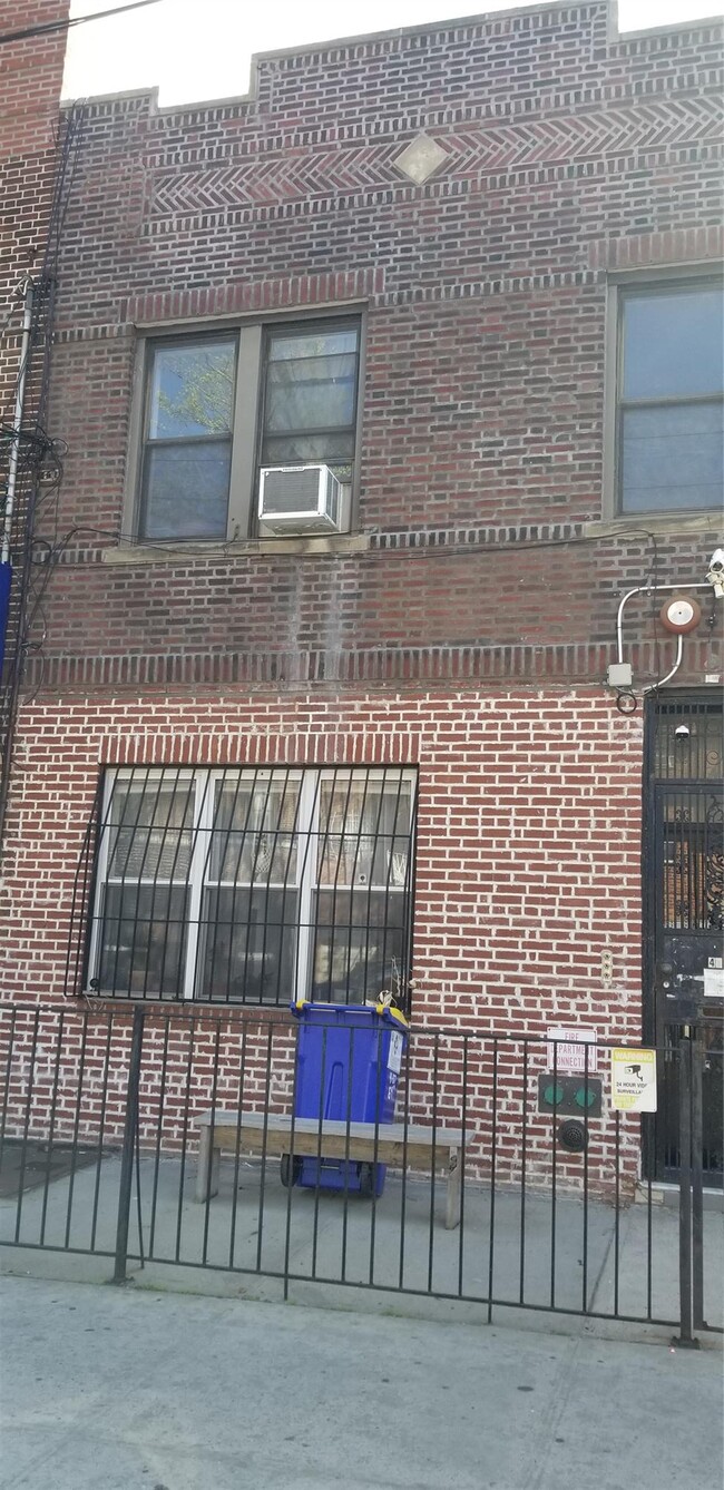 Photo - 41-07 69th St Apartamento Unidad 2 F